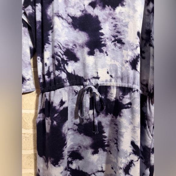Jamie And Layla Tie-Dye Blue Dress With Pockets - Picture 2 of 6